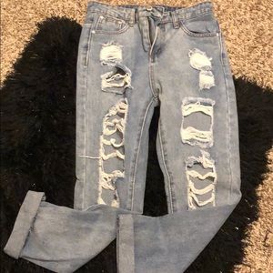 Destroyed boyfriend jeans